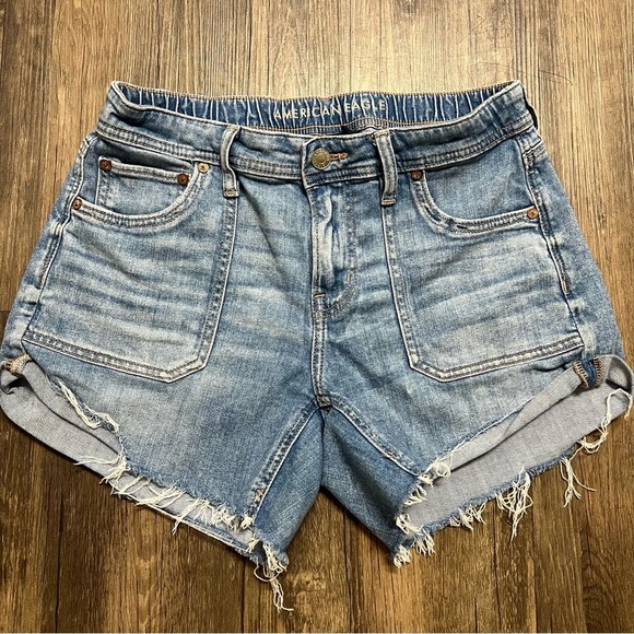 American Eagle Outfitters Mid Rise Mid Wash Denim Pocket Distressed Hem Shorts 4 - Picture 4 of 8